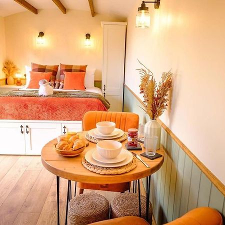 Lintmill Lodges - Heather Shepherds Hut Sorn Exterior foto